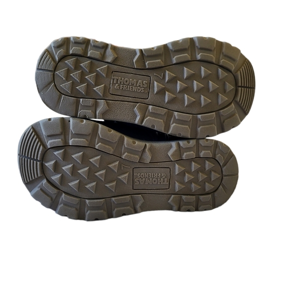 Thomas &Friends snow boots size 7